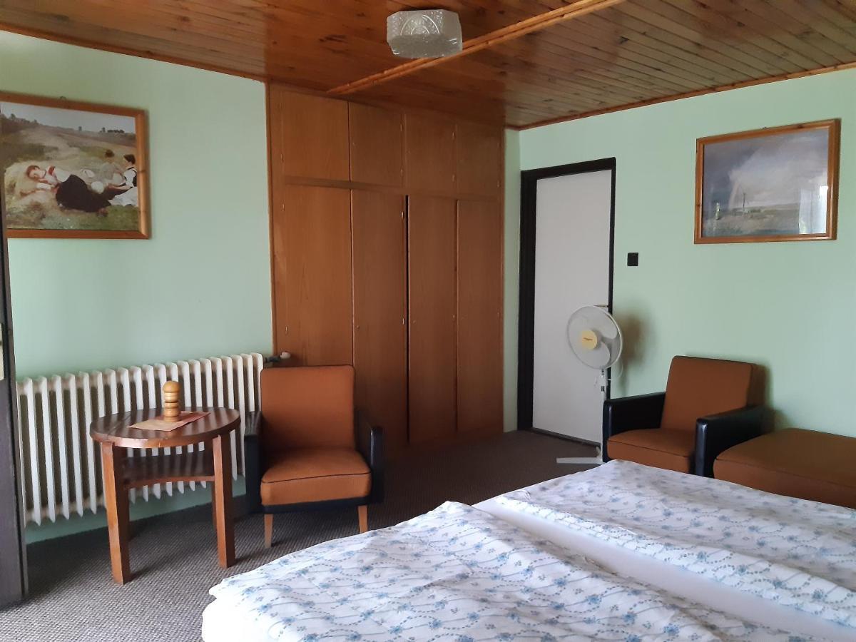 Toldi Apartman Hotell Keszthely Eksteriør bilde
